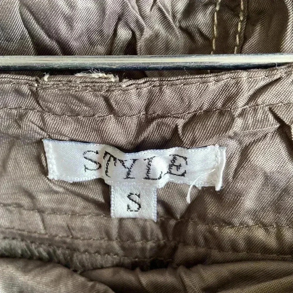 STYLE Women’s Skirt Size Small - Metallic Gray Color - Picture 8 of 10